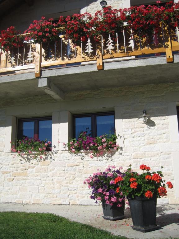 La Tour Du Coq Dore Granges-Narboz Exterior foto