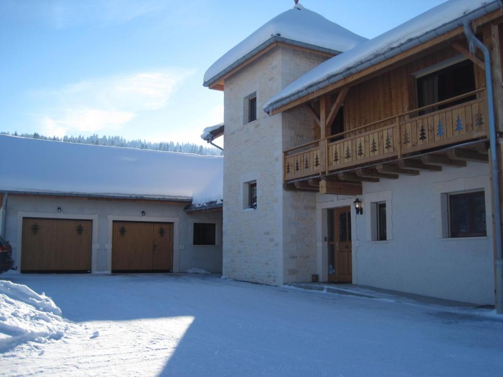 La Tour Du Coq Dore Granges-Narboz Exterior foto